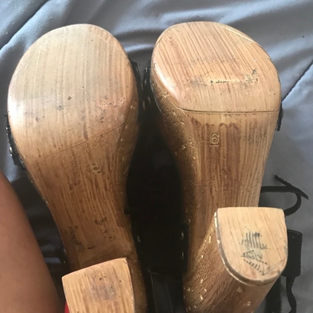 Groove - Picture 3 of 5